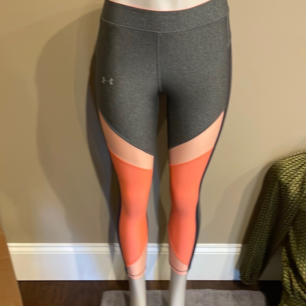 Ladies under armor capri workout pants size small peach and gray